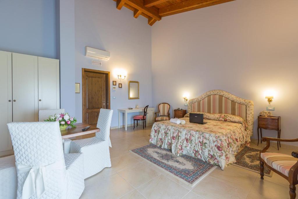 Casale Santa Maria Country House 모스치아노 산탄젤로 외부 사진